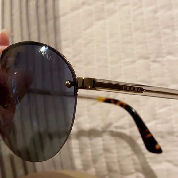 Prada sunglasses - Picture 2 of 5